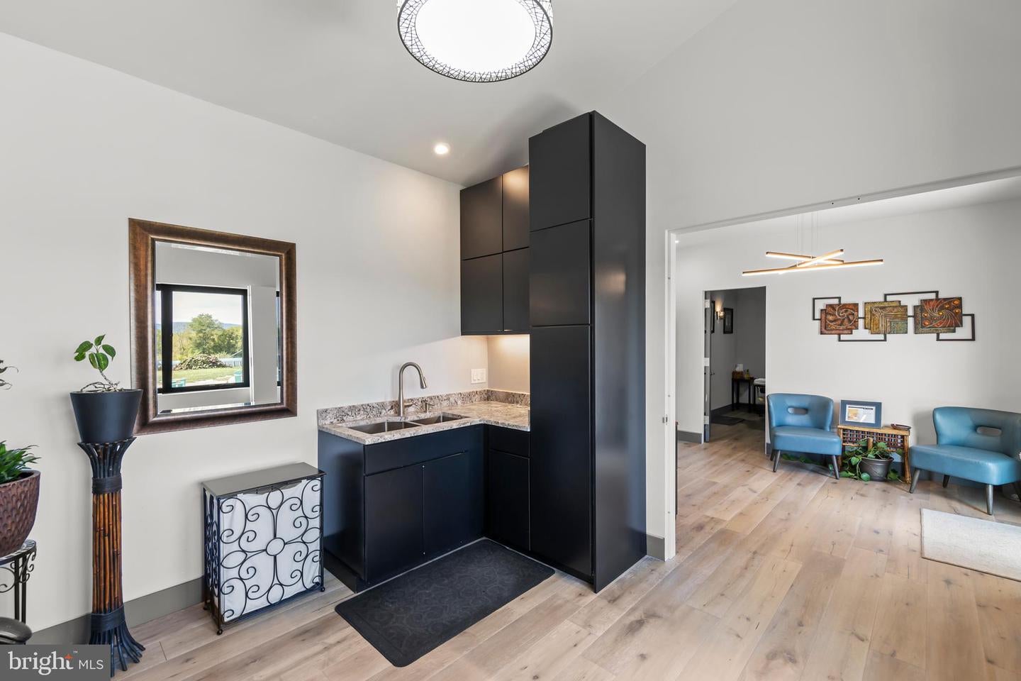 Berryville, Virginia, 22611, United States, 4 Bedrooms Bedrooms, ,4 BathroomsBathrooms,Residential,Active,1945547