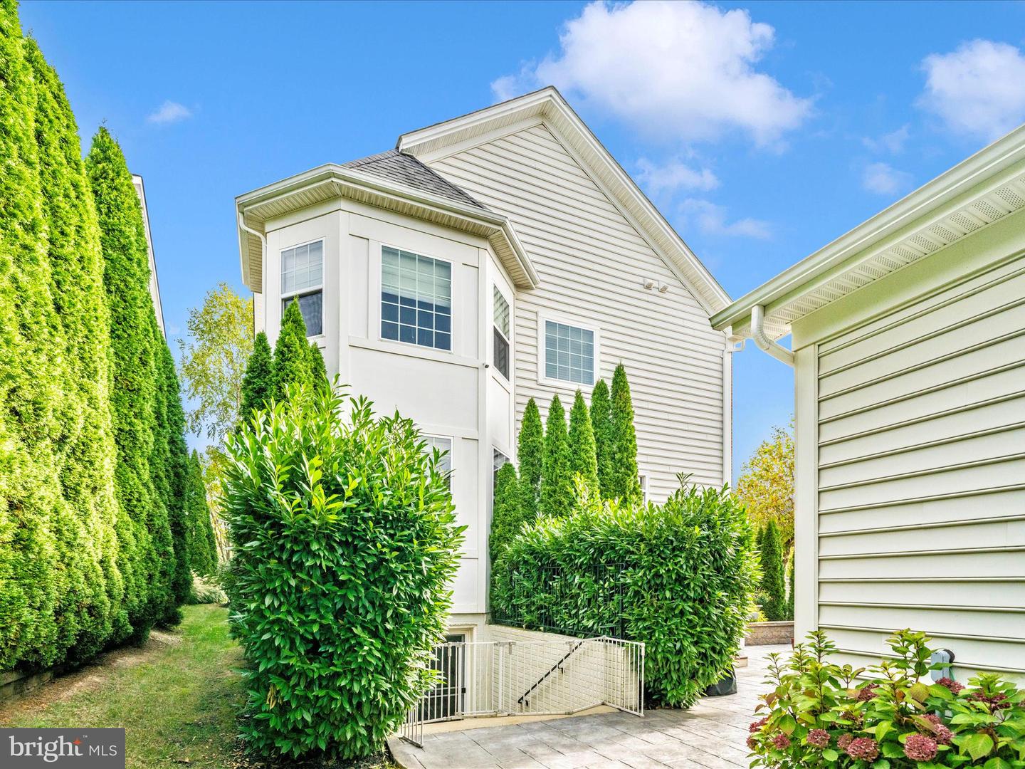 Clarksburg, Maryland, 20871, United States, 5 Bedrooms Bedrooms, ,4 BathroomsBathrooms,Residential,Active,1967123