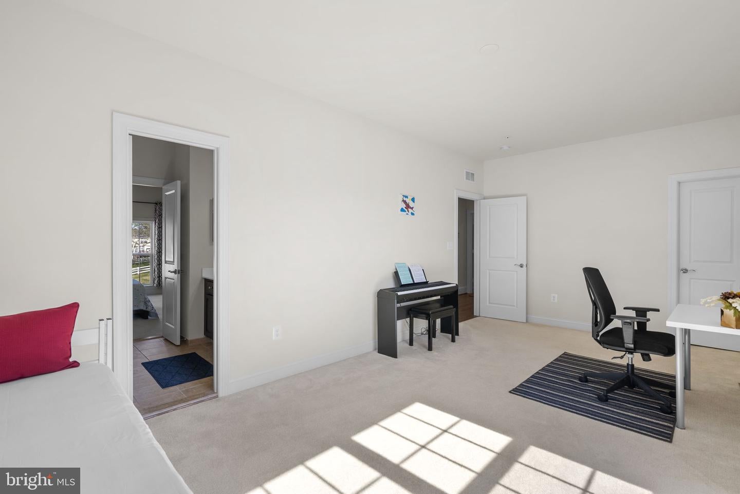 Clarksburg, Maryland, 20871, United States, 4 Bedrooms Bedrooms, ,4 BathroomsBathrooms,Residential,Active,2037095