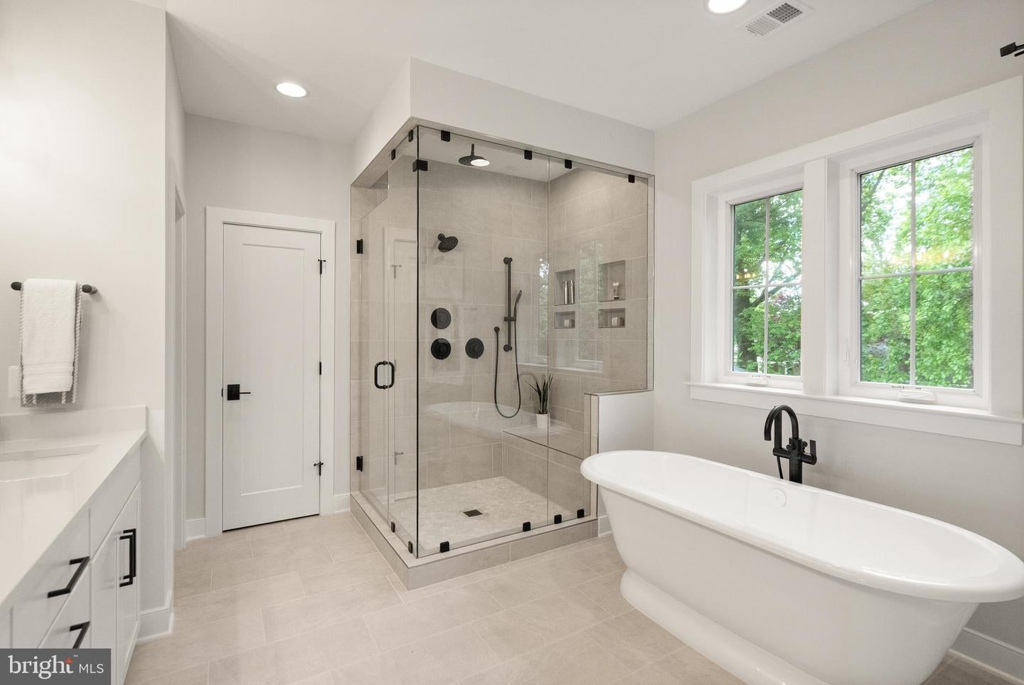 Falls Church, Virginia, 22046, United States, 7 Bedrooms Bedrooms, ,7 BathroomsBathrooms,Residential,Active,1798016