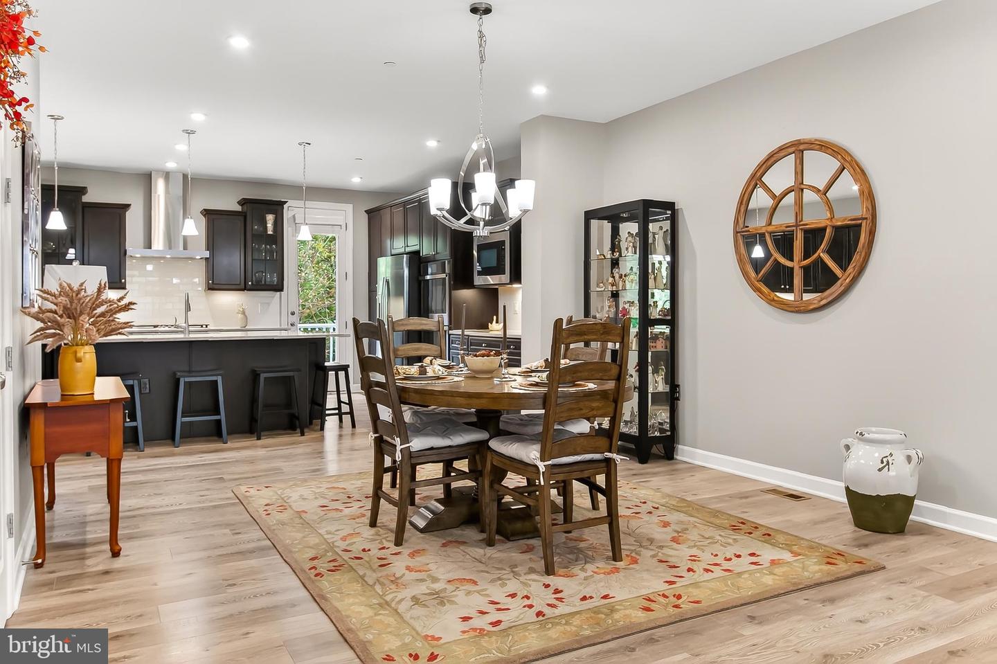 Fairfax, Virginia, 22033, United States, 4 Bedrooms Bedrooms, ,5 BathroomsBathrooms,Residential,Active,1992238