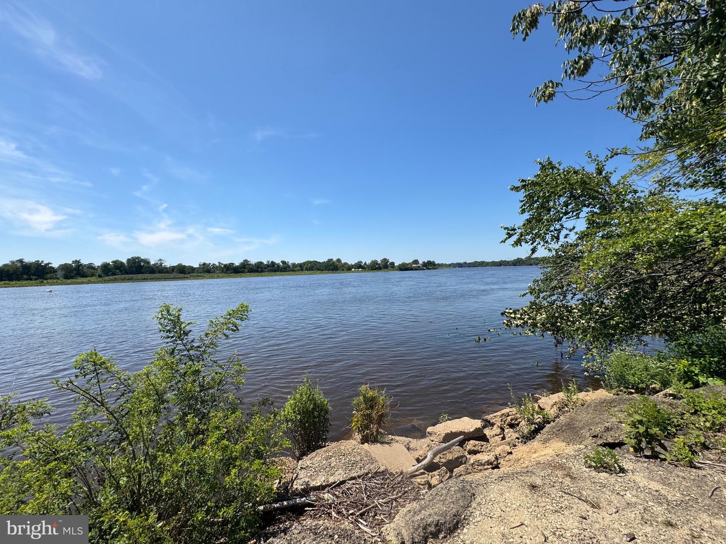 Delanco, New Jersey, 08075, United States, 5 Bedrooms Bedrooms, ,3 BathroomsBathrooms,Residential,Active,1914605