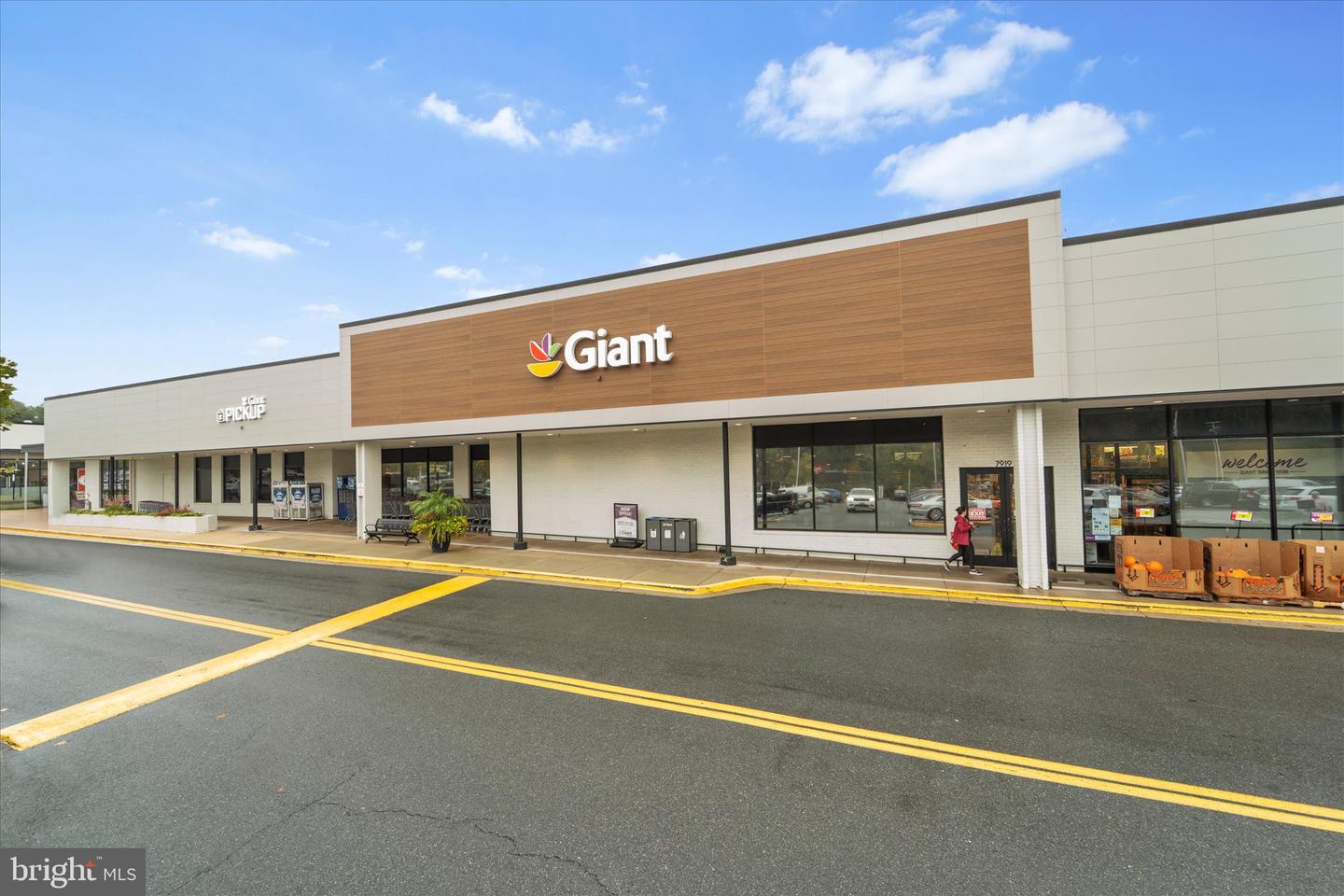 Potomac, Maryland, 20854, United States, 4 Bedrooms Bedrooms, ,5 BathroomsBathrooms,Residential,Active,1961966