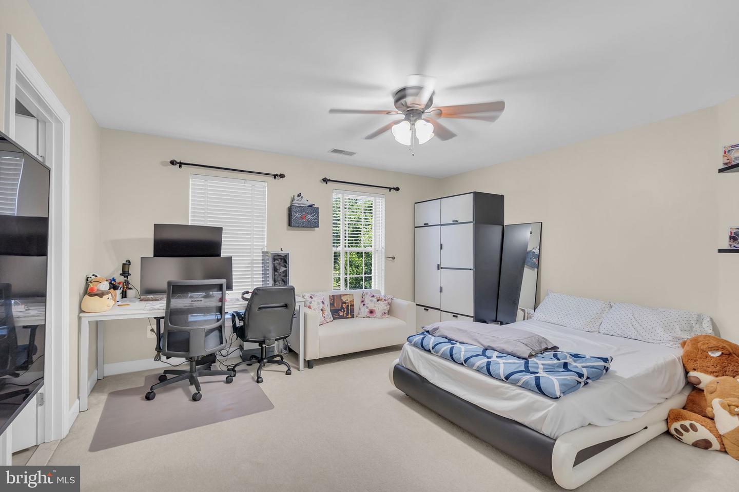 Manassas, Virginia, 20112, United States, 6 Bedrooms Bedrooms, ,5 BathroomsBathrooms,Residential,Active,2052030