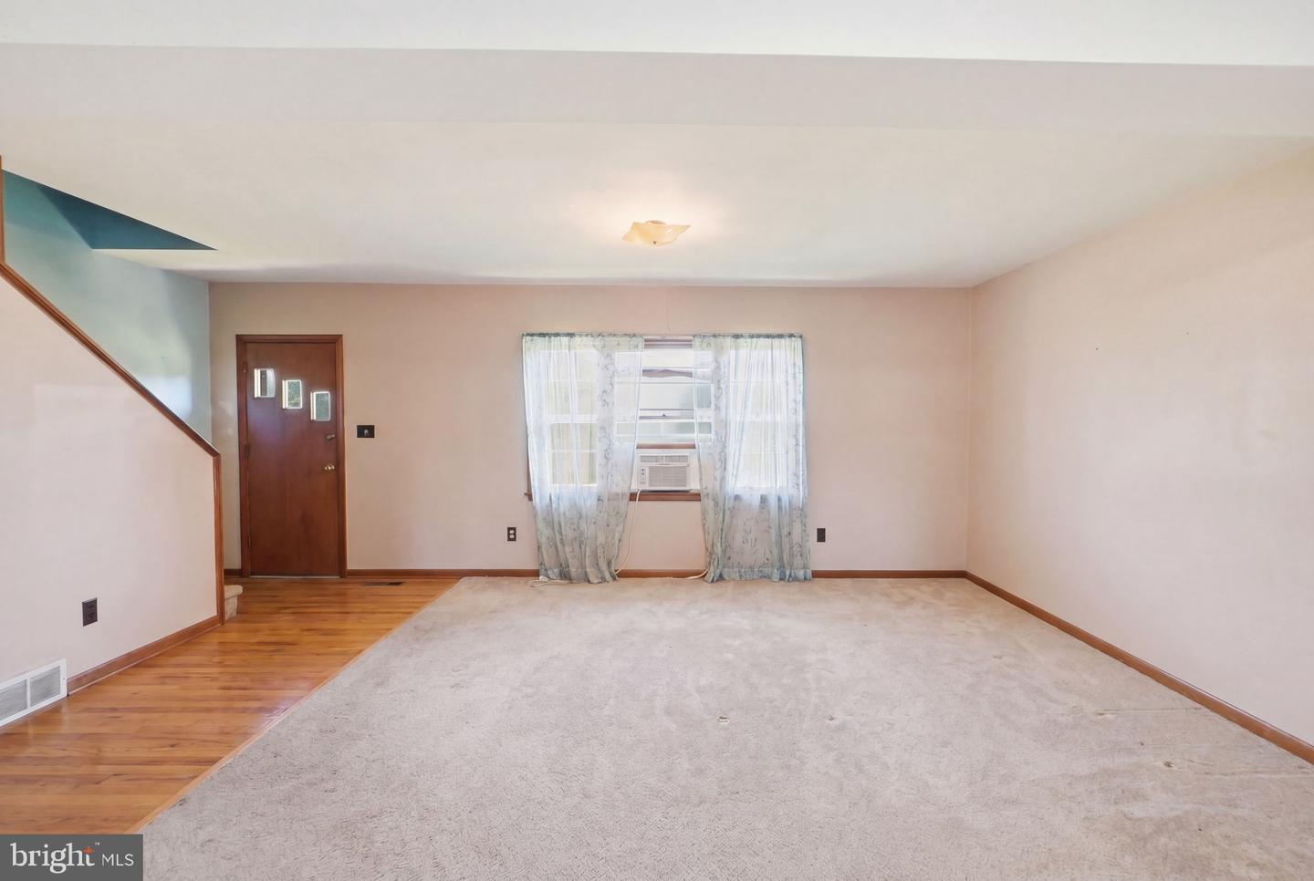 Laurel, Maryland, 20707, United States, 5 Bedrooms Bedrooms, ,6 BathroomsBathrooms,Residential,Active,2052098