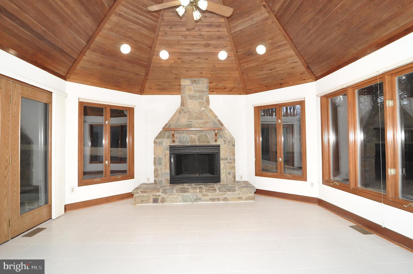 Great Falls, Virginia, 22066, United States, 4 Bedrooms Bedrooms, ,4 BathroomsBathrooms,Residential,Active,1936627
