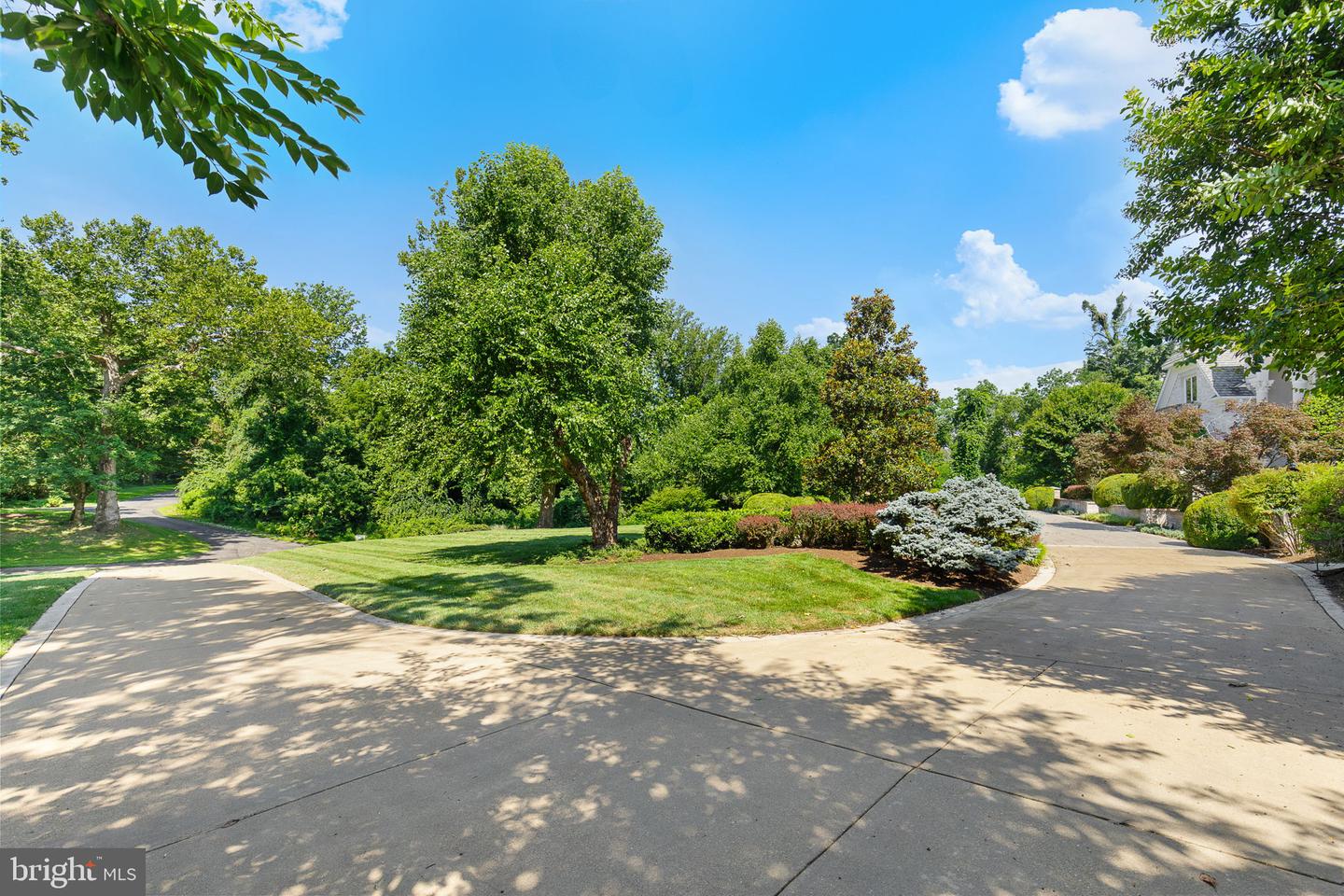 Lorton, Virginia, 22079, United States, 6 Bedrooms Bedrooms, ,8 BathroomsBathrooms,Residential,Active,1933878