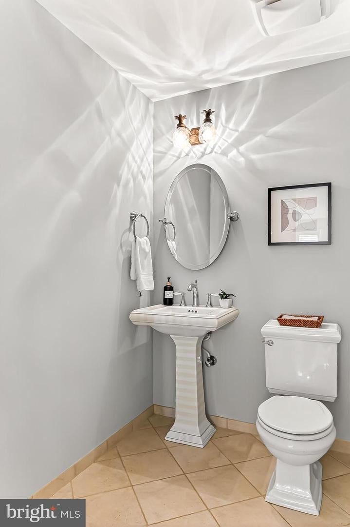 Falls Church, Virginia, 22042, United States, 4 Bedrooms Bedrooms, ,5 BathroomsBathrooms,Residential,Active,1988475