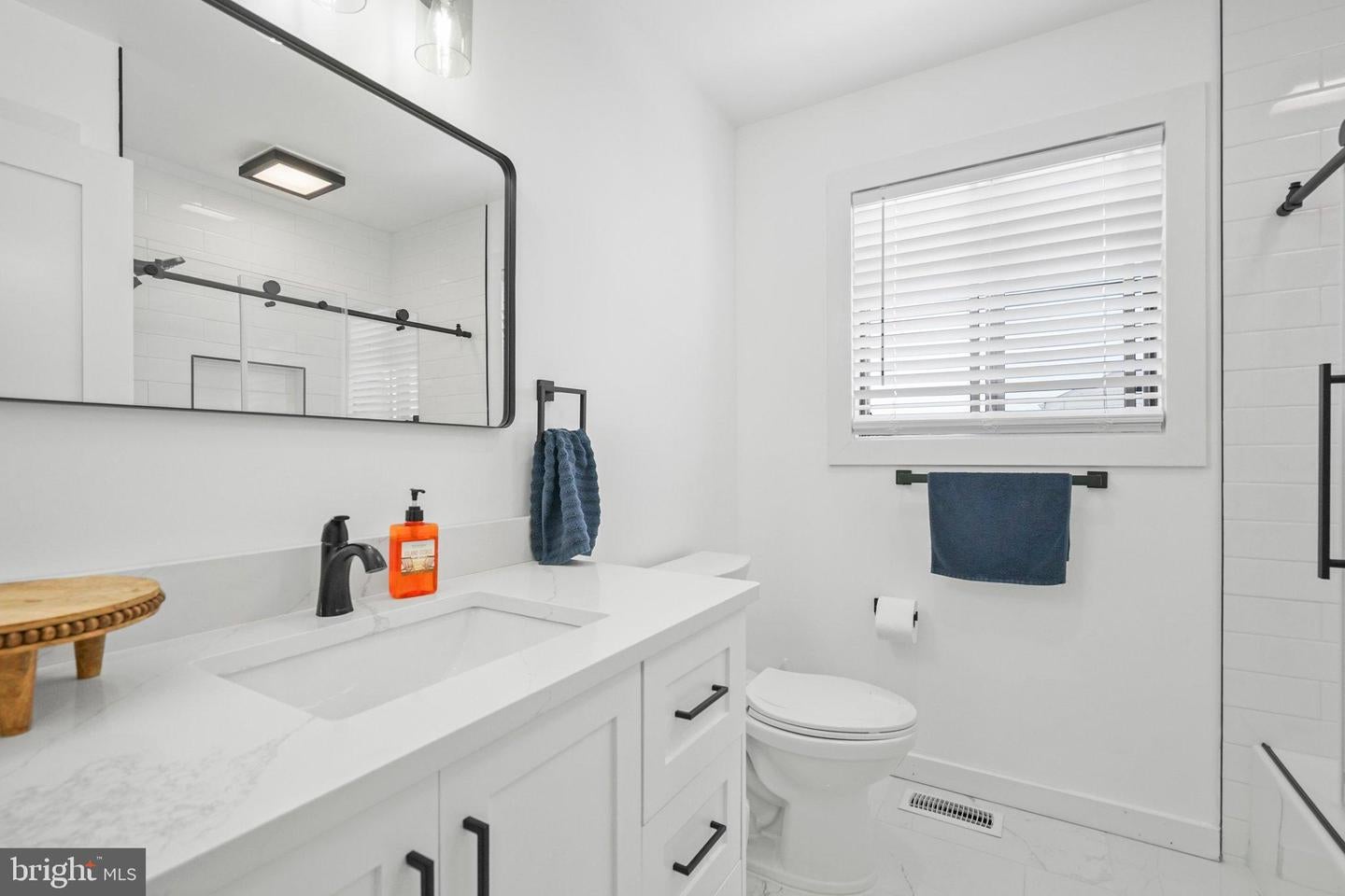 Manahawkin, New Jersey, 08050, United States, 4 Bedrooms Bedrooms, ,3 BathroomsBathrooms,Residential,Active,1885030