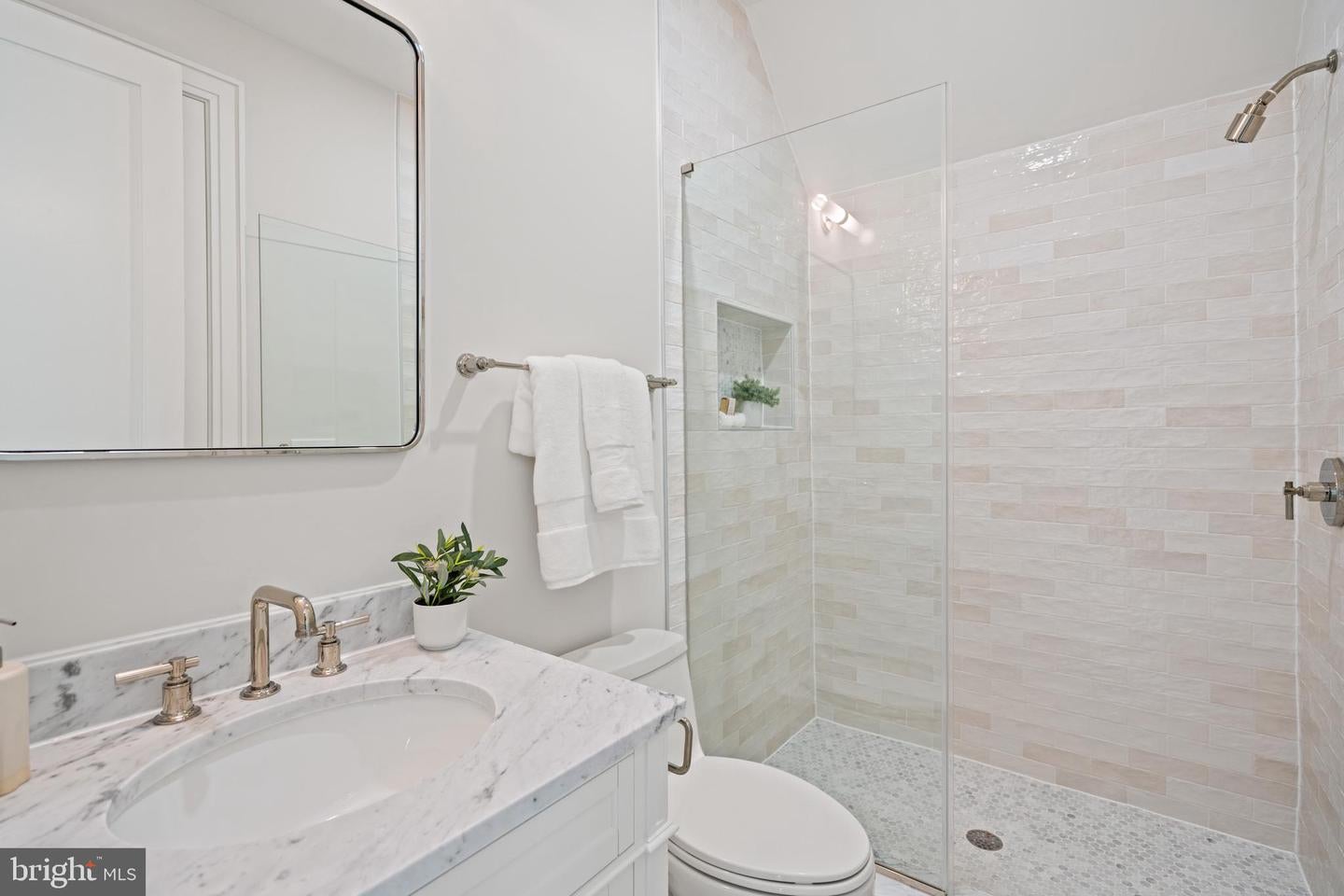 Washington, District Of Columbia, 20016, United States, 6 Bedrooms Bedrooms, ,8 BathroomsBathrooms,Residential,Active,1934802