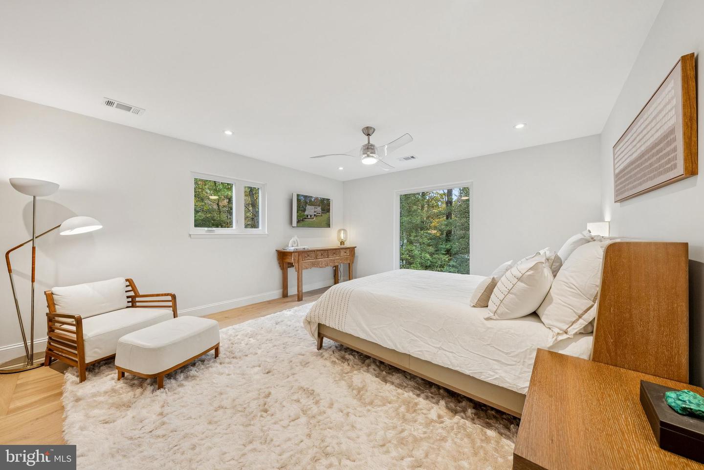 Oakton, Virginia, 22124, United States, 4 Bedrooms Bedrooms, ,4 BathroomsBathrooms,Residential,Active,1971783