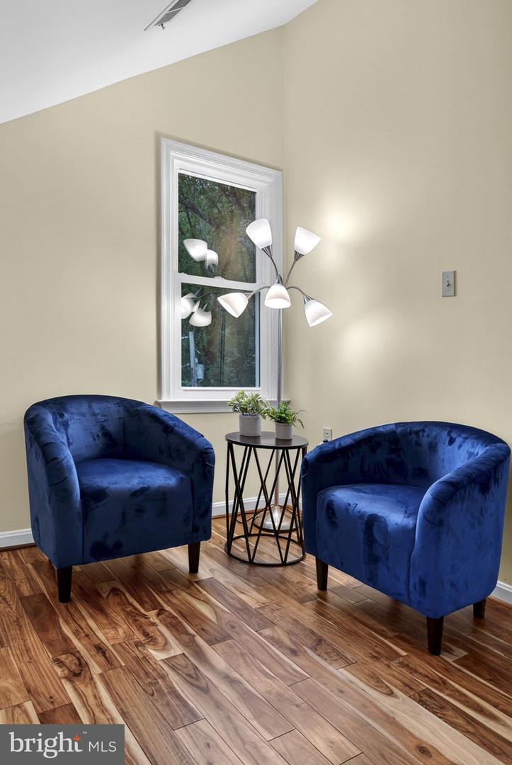 Lovettsville, Virginia, 20180, United States, ,2 BathroomsBathrooms,Residential,Active,1954034