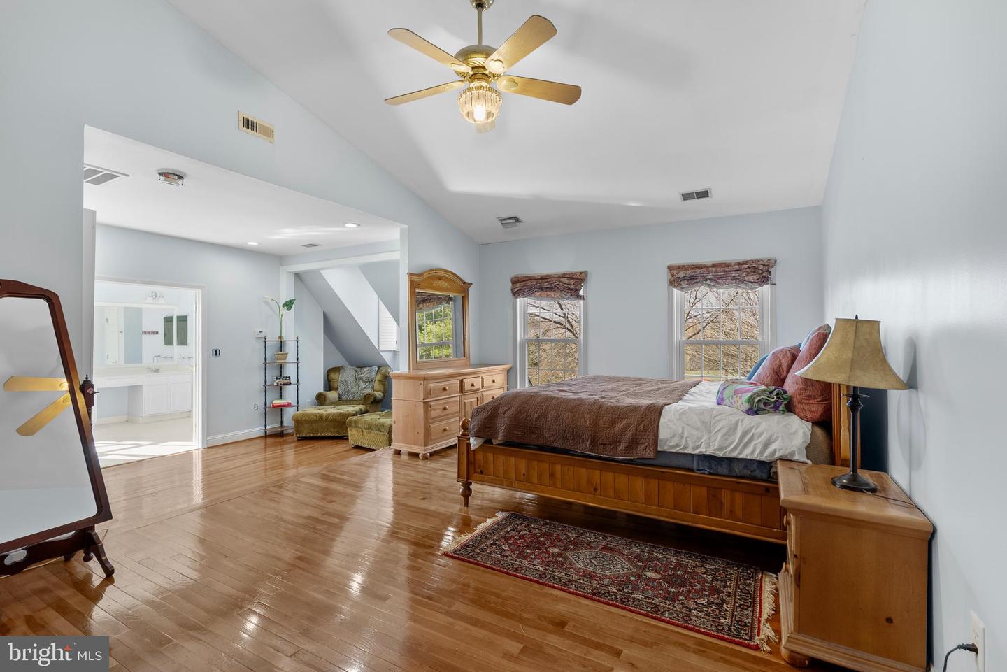 Gaithersburg, Maryland, 20879, United States, 5 Bedrooms Bedrooms, ,5 BathroomsBathrooms,Residential,Active,1999190