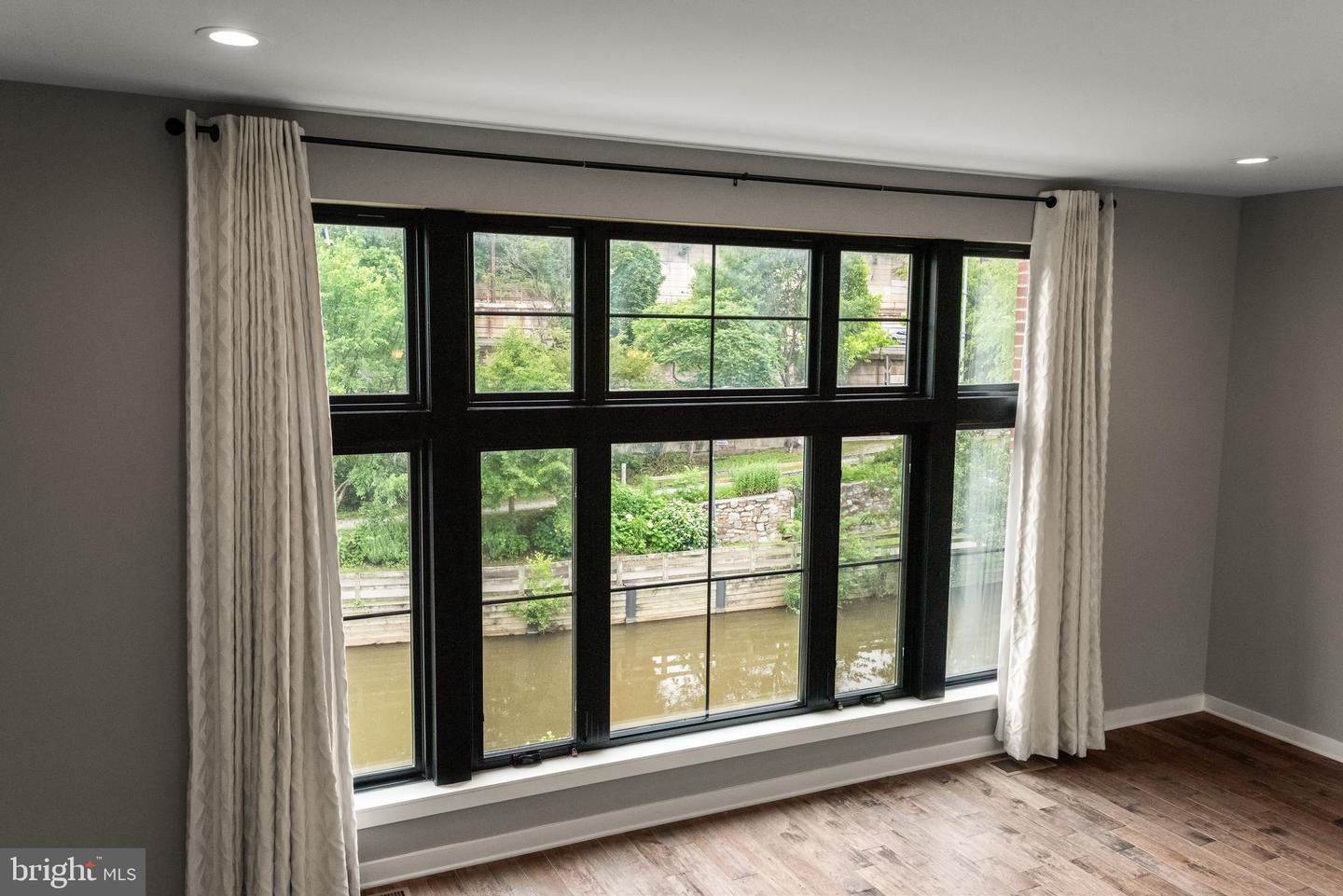 Philadelphia, Pennsylvania, 19127, United States, ,4 BathroomsBathrooms,Residential,Active,1849520