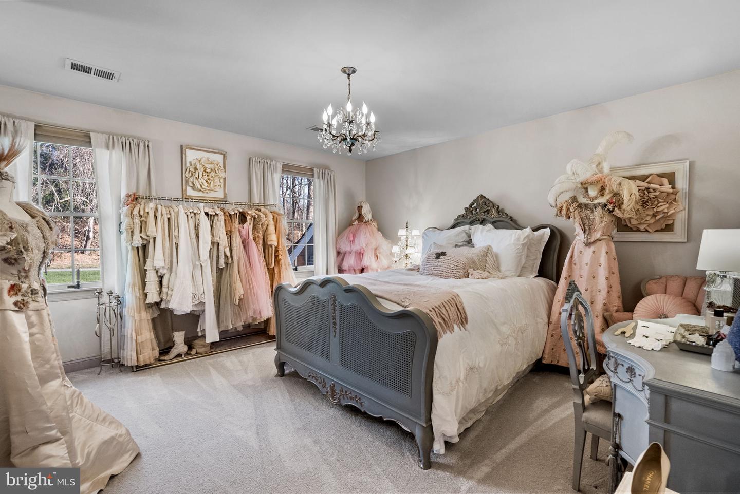 West Chester, Pennsylvania, 19382, United States, 5 Bedrooms Bedrooms, ,4 BathroomsBathrooms,Residential,Contingent,2007155