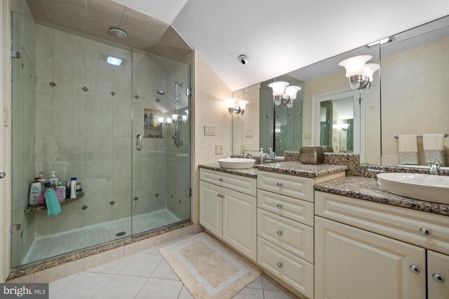 Hammonton, New Jersey, 08037, United States, 5 Bedrooms Bedrooms, ,6 BathroomsBathrooms,Residential,Active,1954441