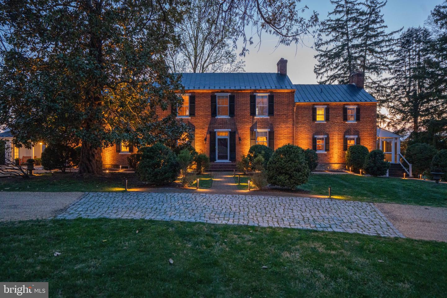 Waterford, Virginia, 20197, United States, 4 Bedrooms Bedrooms, ,5 BathroomsBathrooms,Residential,Active,1771409