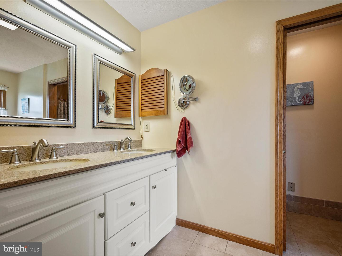 Berryville, Virginia, 22611, United States, 4 Bedrooms Bedrooms, ,3 BathroomsBathrooms,Residential,Active,1884871