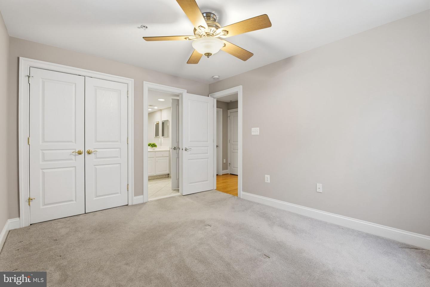 Rockville, Maryland, 20850, United States, 5 Bedrooms Bedrooms, ,5 BathroomsBathrooms,Residential,Active,2015808