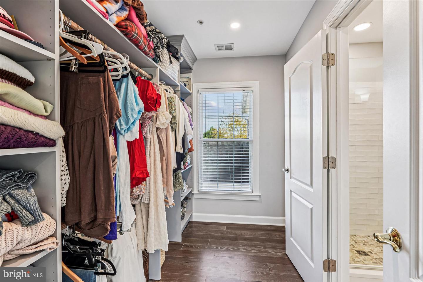 Leesburg, Virginia, 20175, United States, 5 Bedrooms Bedrooms, ,6 BathroomsBathrooms,Residential,Active,1987213