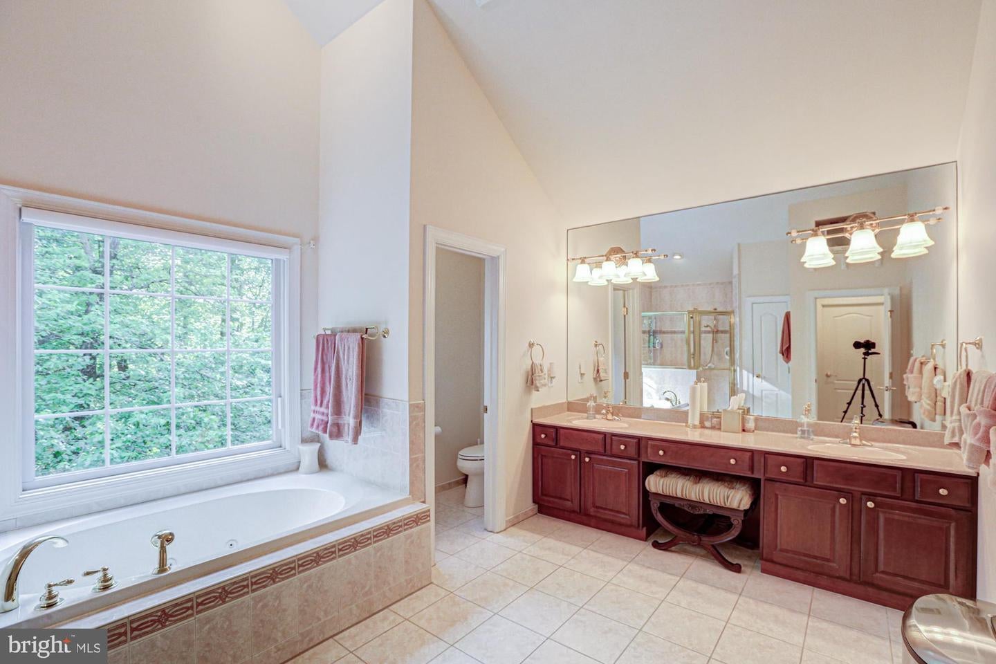 Kennett Square, Pennsylvania, 19348, United States, 5 Bedrooms Bedrooms, ,5 BathroomsBathrooms,Residential,Active,1806597