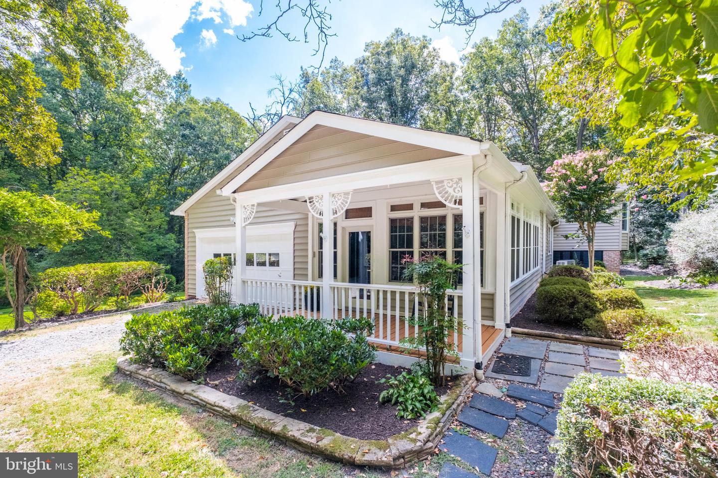 Fairfax Station, Virginia, 22039, United States, 4 Bedrooms Bedrooms, ,3 BathroomsBathrooms,Residential,Active,1936424