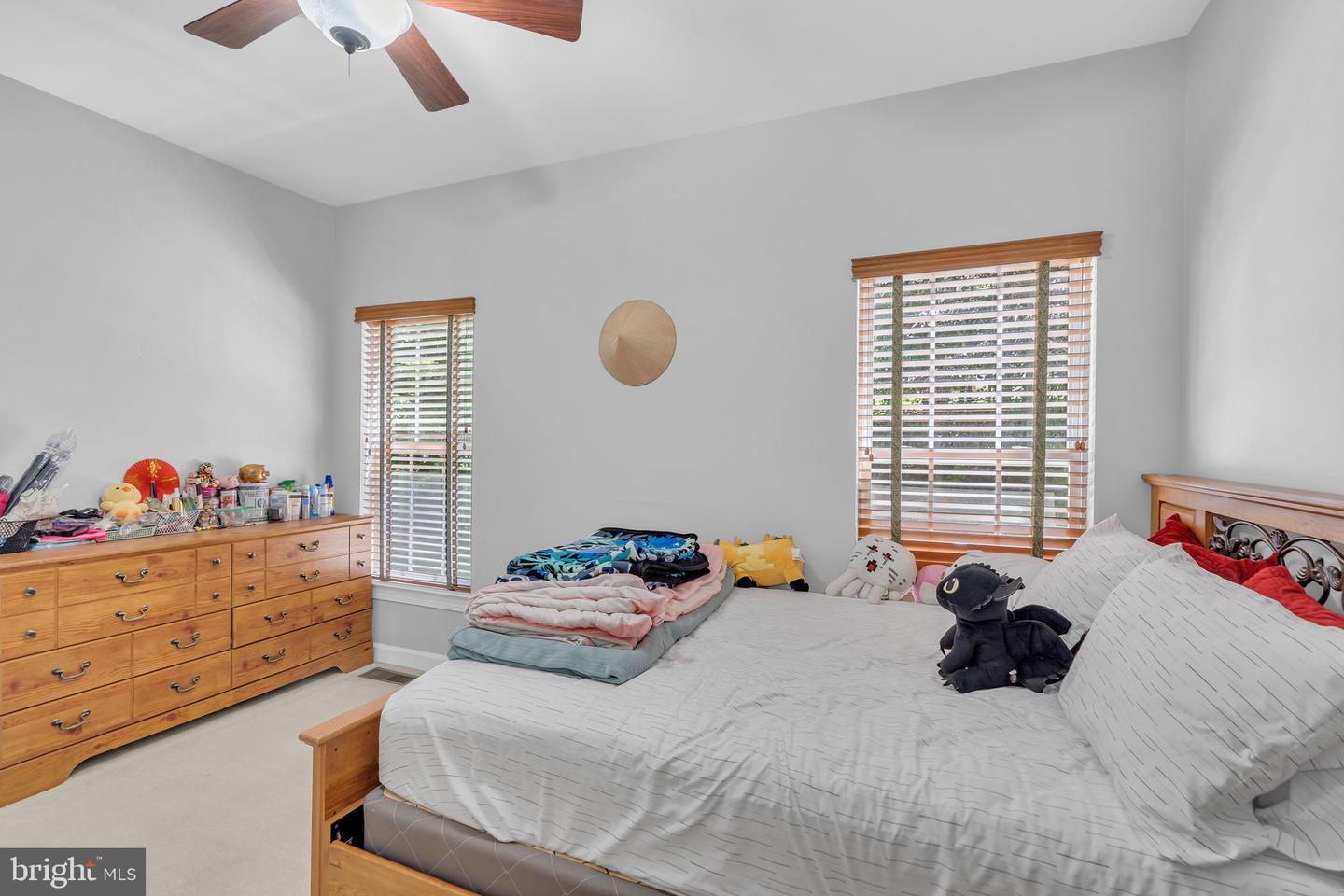 Manassas, Virginia, 20112, United States, 6 Bedrooms Bedrooms, ,5 BathroomsBathrooms,Residential,Active,2052030