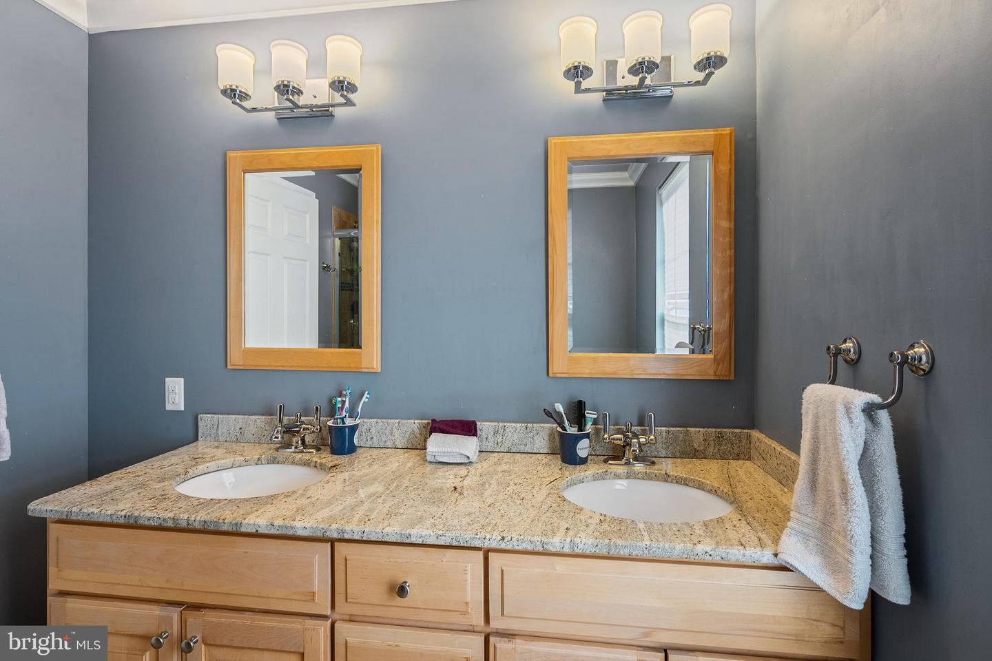 Pennington, New Jersey, 08534, United States, 4 Bedrooms Bedrooms, ,5 BathroomsBathrooms,Residential,Active,1999934