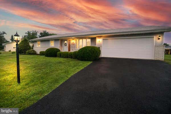 1048 DEER RUN LN, SLATINGTON, PA 18080 - Image 1