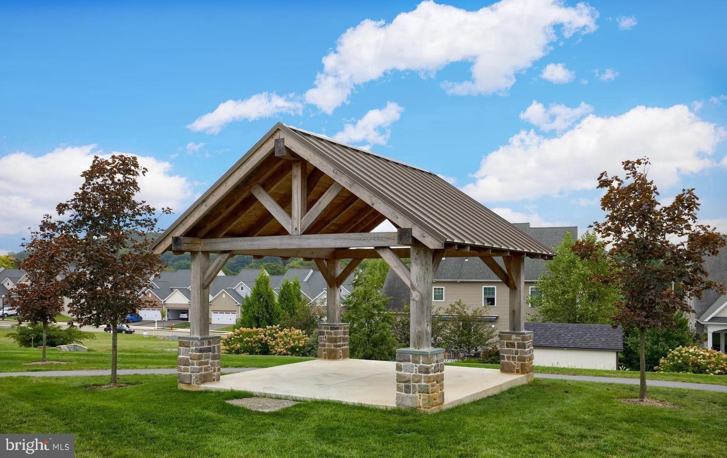 East Petersburg, Pennsylvania, 17520, United States, 4 Bedrooms Bedrooms, ,5 BathroomsBathrooms,Residential,Active,1702111