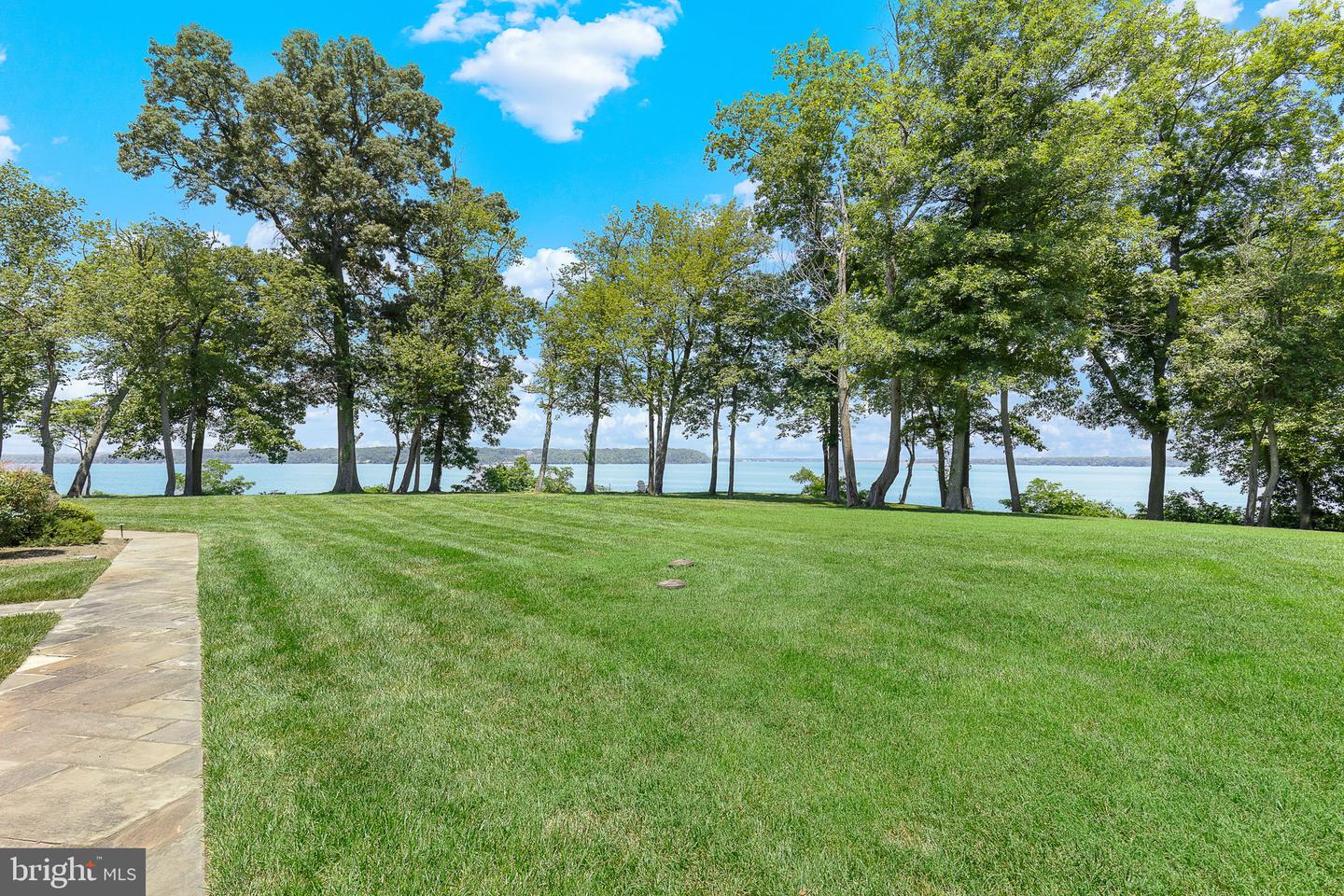 Lorton, Virginia, 22079, United States, 6 Bedrooms Bedrooms, ,8 BathroomsBathrooms,Residential,Active,1933878