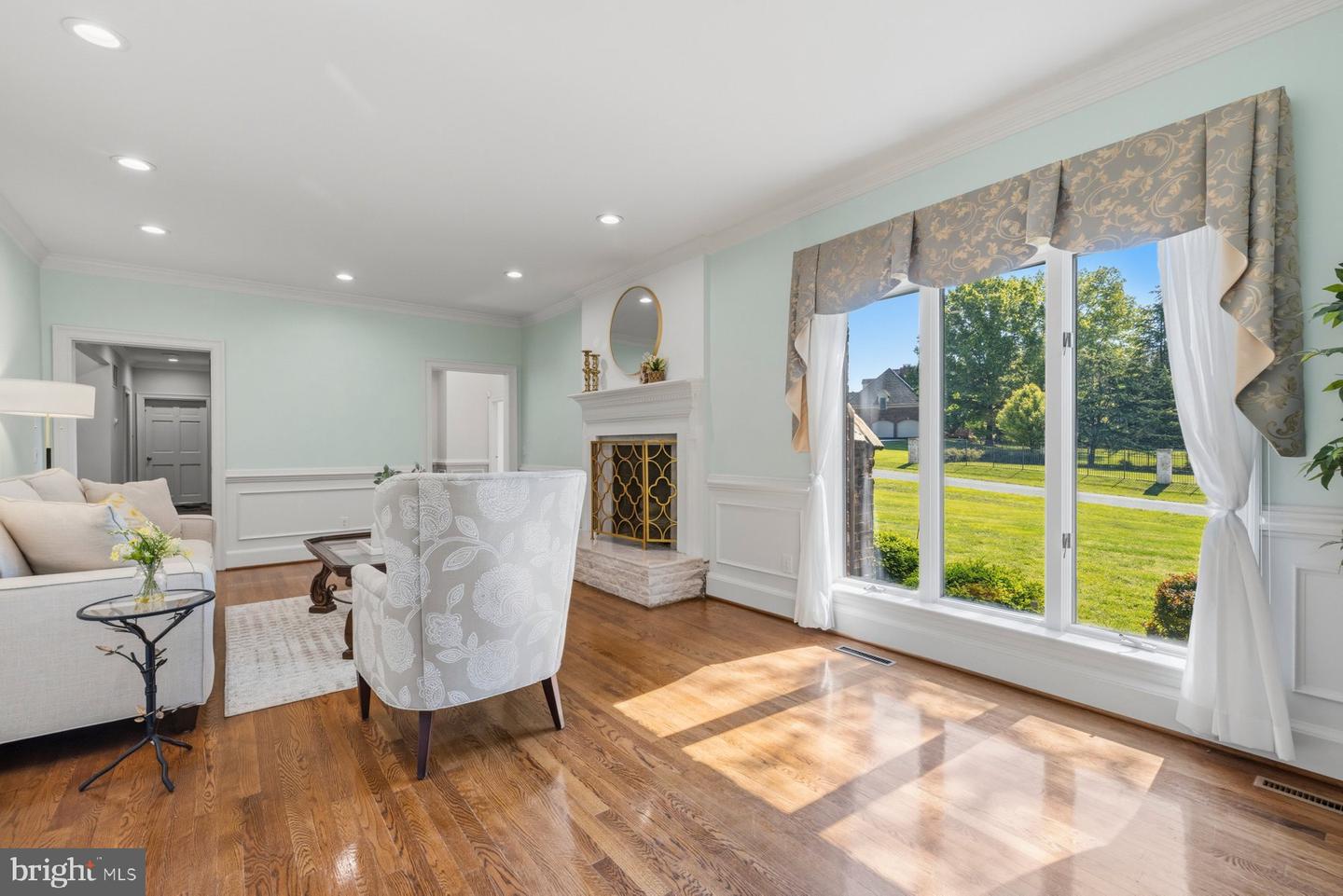 North Potomac, Maryland, 20878, United States, 5 Bedrooms Bedrooms, ,6 BathroomsBathrooms,Residential,Active,2045699