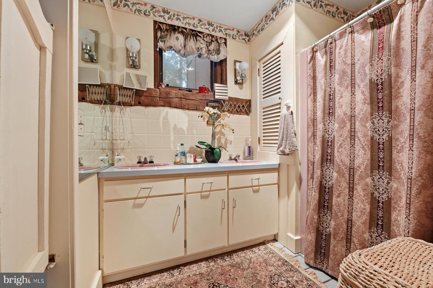 Queenstown, Maryland, 21658, United States, 4 Bedrooms Bedrooms, ,3 BathroomsBathrooms,Residential,Active,1998763