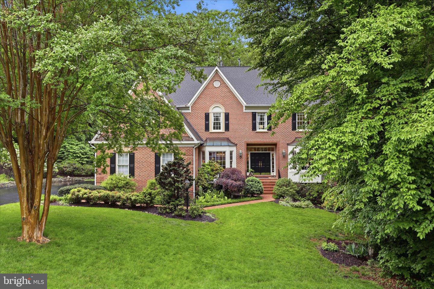 Oakton, Virginia, 22124, United States, 5 Bedrooms Bedrooms, ,5 BathroomsBathrooms,Residential,Pending,2045766
