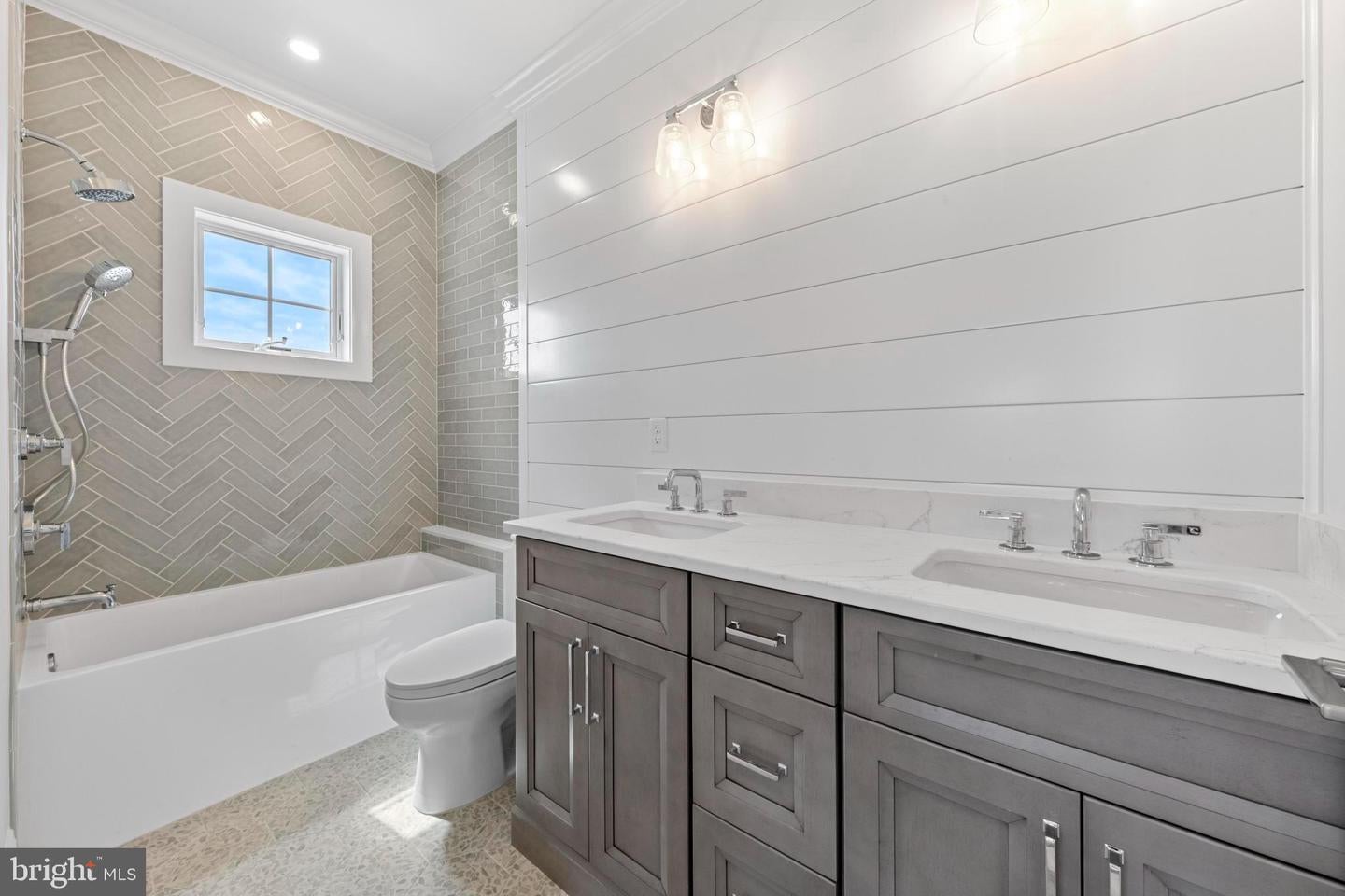 Long Beach Township, New Jersey, 08008, United States, 6 Bedrooms Bedrooms, ,7 BathroomsBathrooms,Residential,Active,1889026