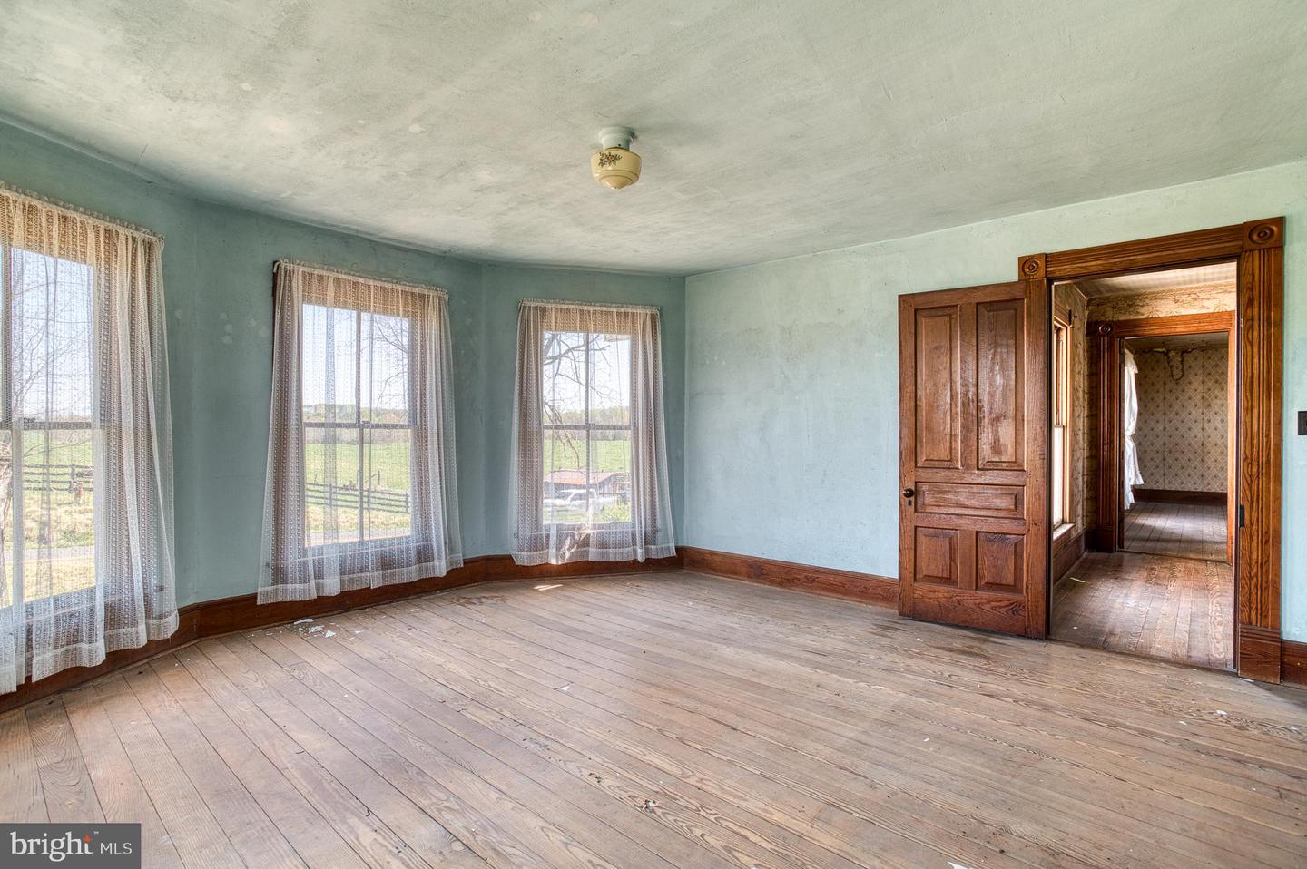 Culpeper, Virginia, 22701, United States, 4 Bedrooms Bedrooms, ,1 BathroomBathrooms,Residential,Active,1799358