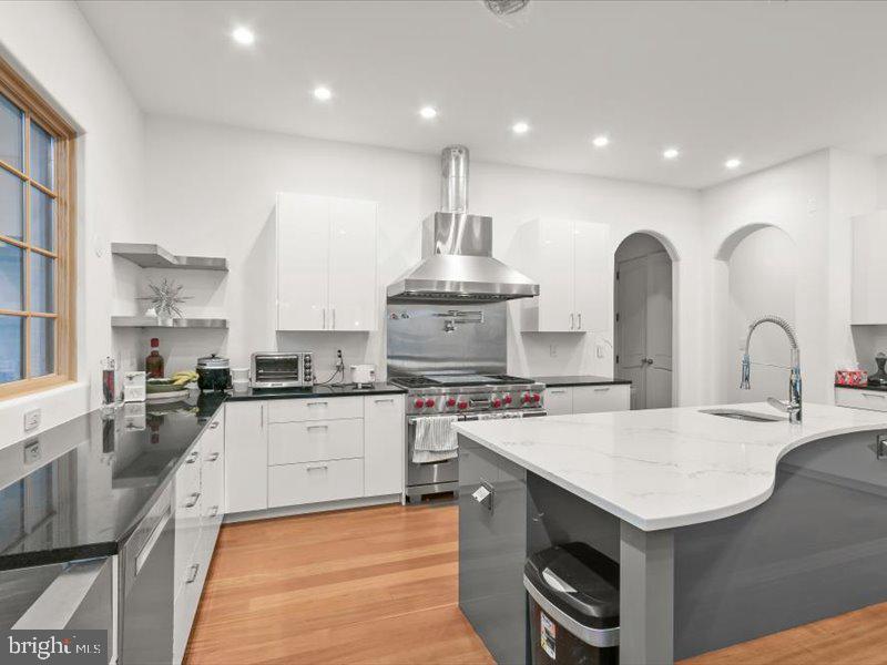 Potomac, Maryland, 20854, United States, 6 Bedrooms Bedrooms, ,7 BathroomsBathrooms,Residential,Active,1927645