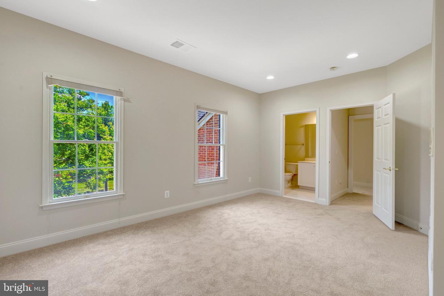 Haymarket, Virginia, 20169, United States, 5 Bedrooms Bedrooms, ,5 BathroomsBathrooms,Residential,Pending,2031766