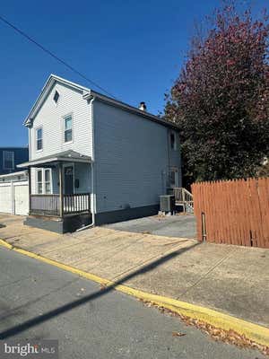 911 GUILFORD ST, LEBANON, PA 17046, photo 2 of 24