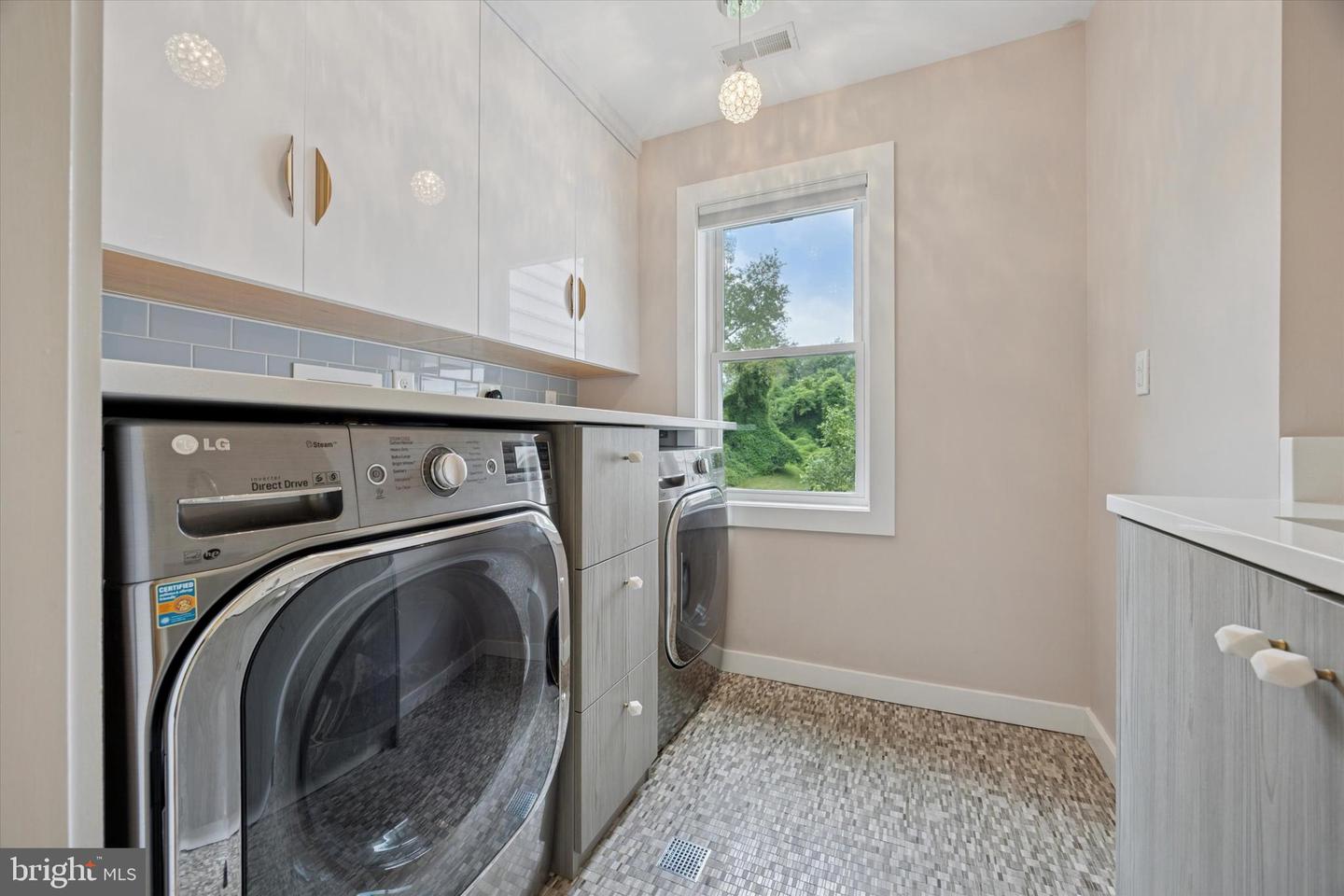 West Chester, Pennsylvania, 19380, United States, 4 Bedrooms Bedrooms, ,4 BathroomsBathrooms,Residential,Active,1909855