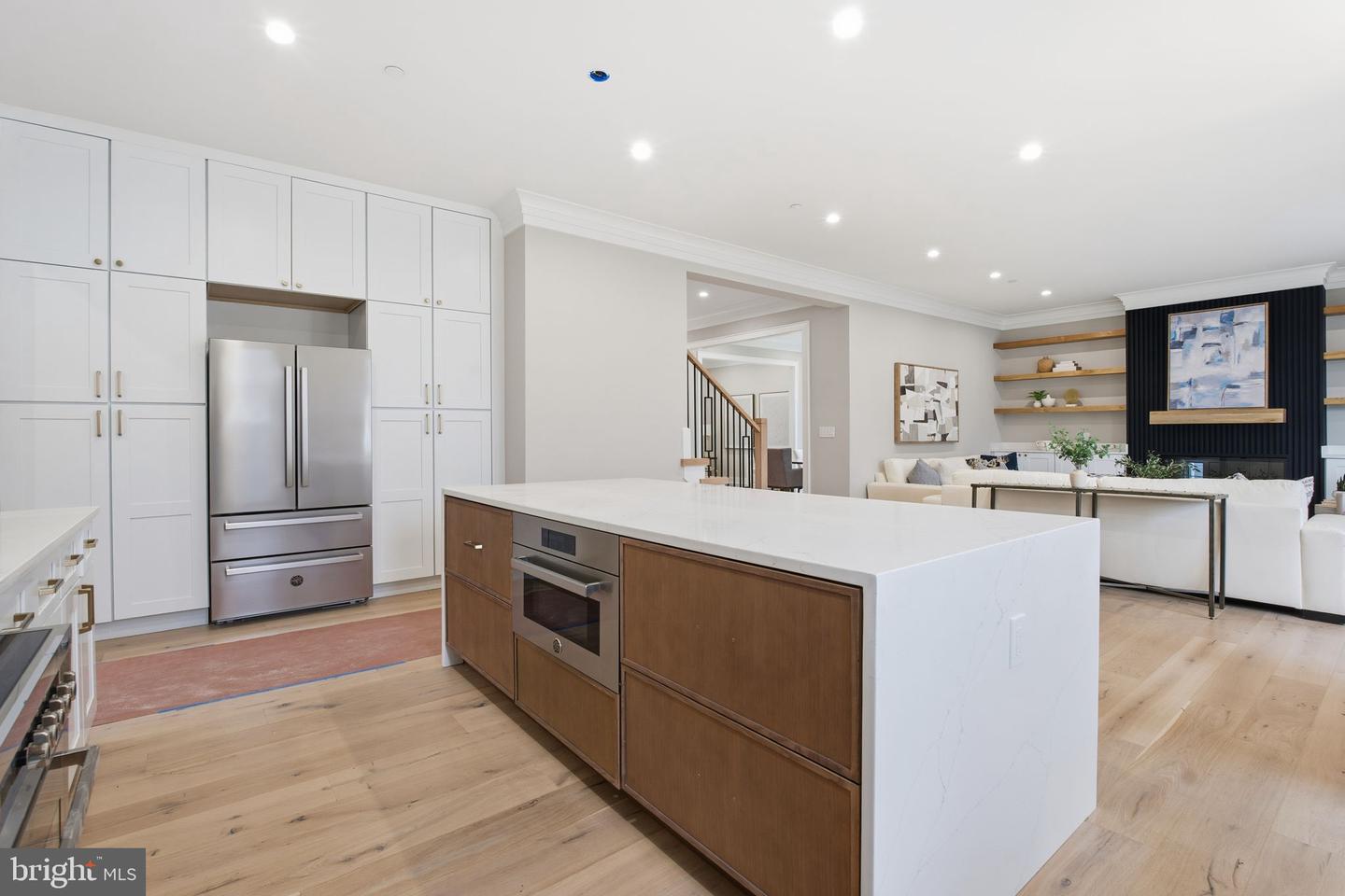 Kensington, Maryland, 20895, United States, 5 Bedrooms Bedrooms, ,5 BathroomsBathrooms,Residential,Active,2007291