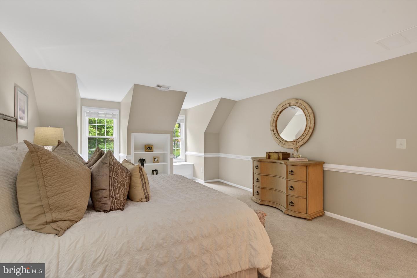 Fairfax Station, Virginia, 22039, United States, 5 Bedrooms Bedrooms, ,5 BathroomsBathrooms,Residential,Pending,2045787