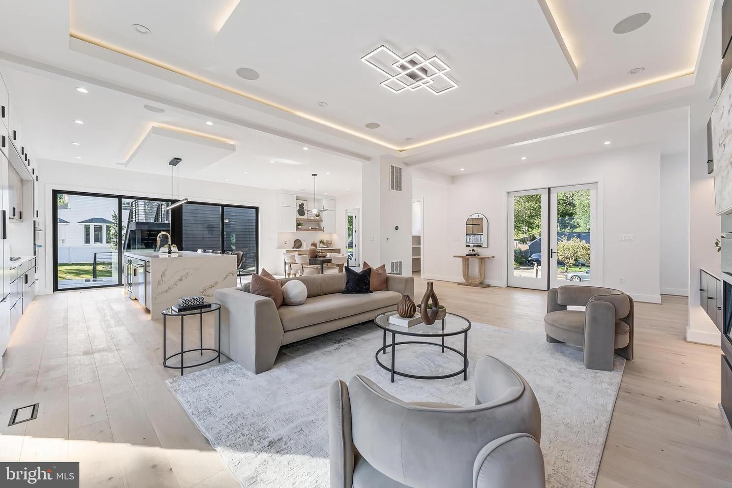 Falls Church, Virginia, 22042, United States, 5 Bedrooms Bedrooms, ,5 BathroomsBathrooms,Residential,Active,1945048