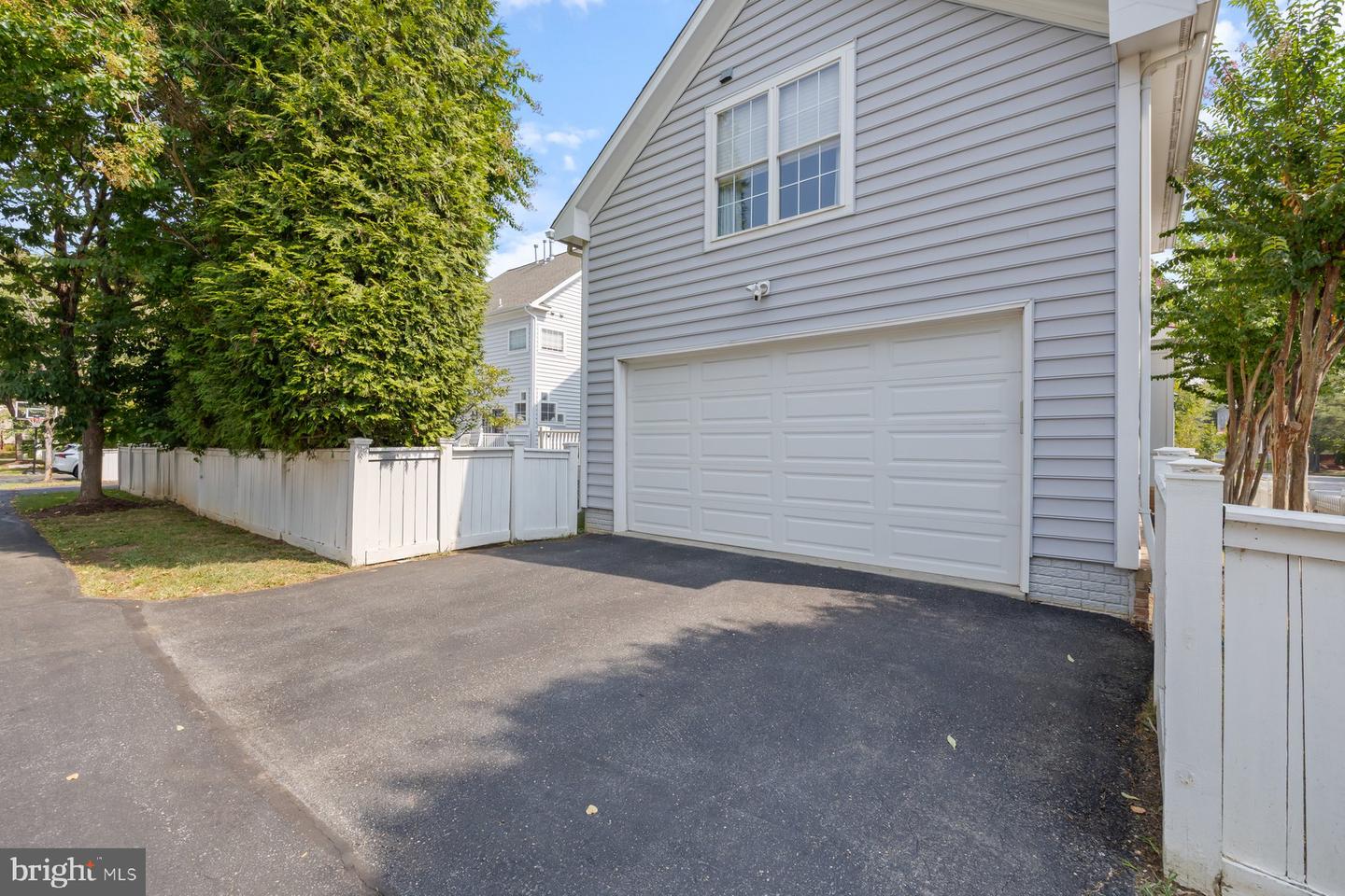 Rockville, Maryland, 20850, United States, 5 Bedrooms Bedrooms, ,6 BathroomsBathrooms,Residential,Active,1941388