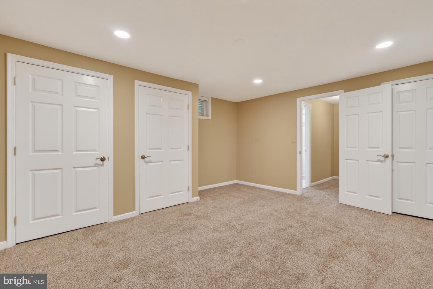 Fairfax Station, Virginia, 22039, United States, 5 Bedrooms Bedrooms, ,5 BathroomsBathrooms,Residential,Pending,2045787