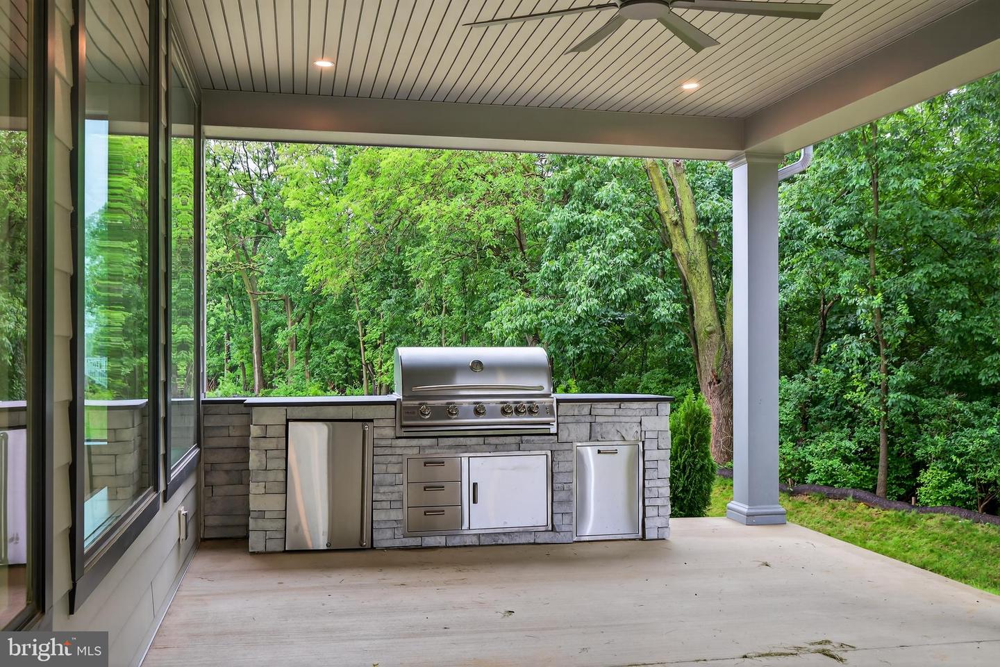 Lancaster, Pennsylvania, 17601, United States, 4 Bedrooms Bedrooms, ,5 BathroomsBathrooms,Residential,Active,1755222