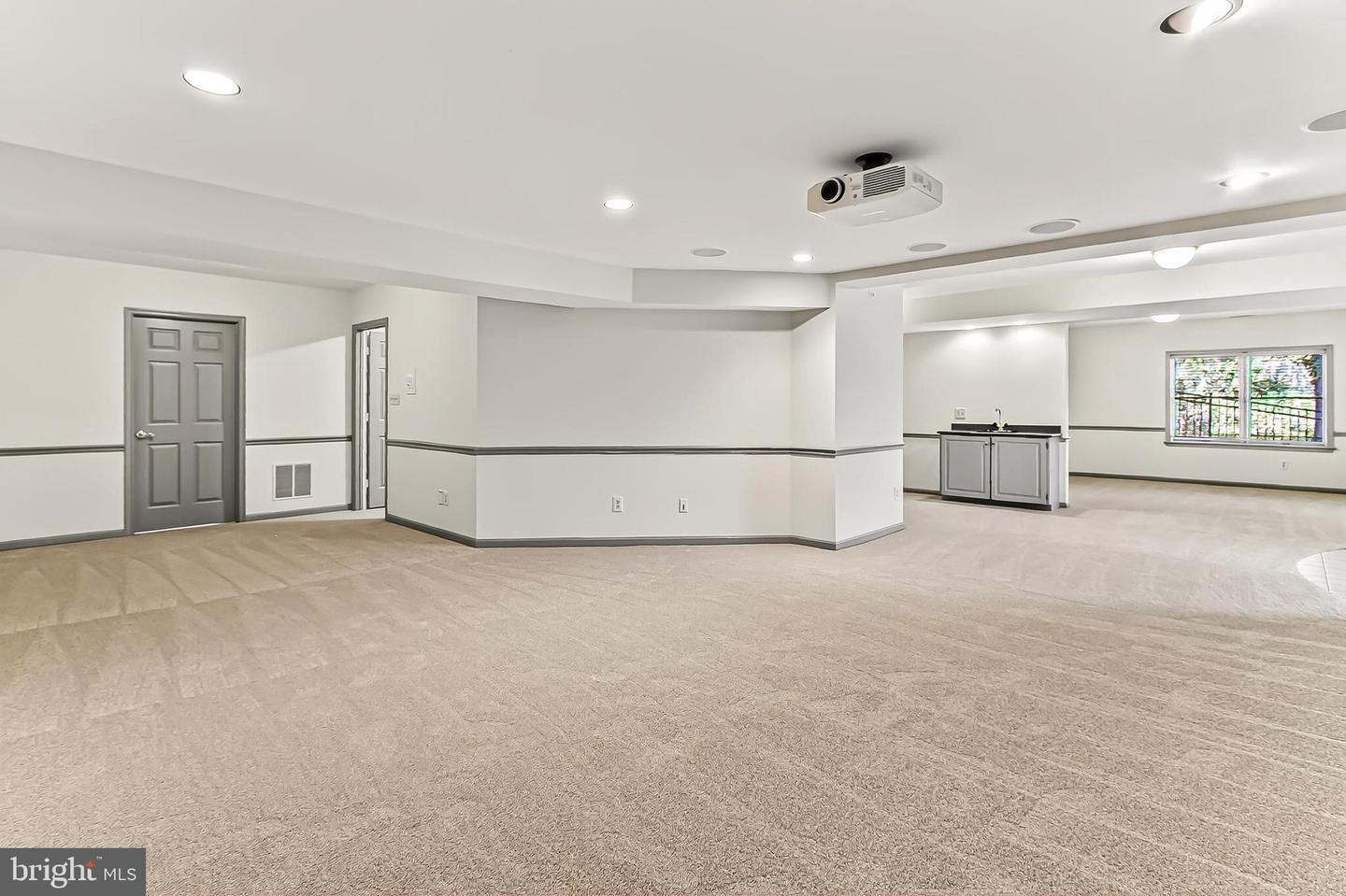 Falls Church, Virginia, 22042, United States, 4 Bedrooms Bedrooms, ,5 BathroomsBathrooms,Residential,Active,1988475