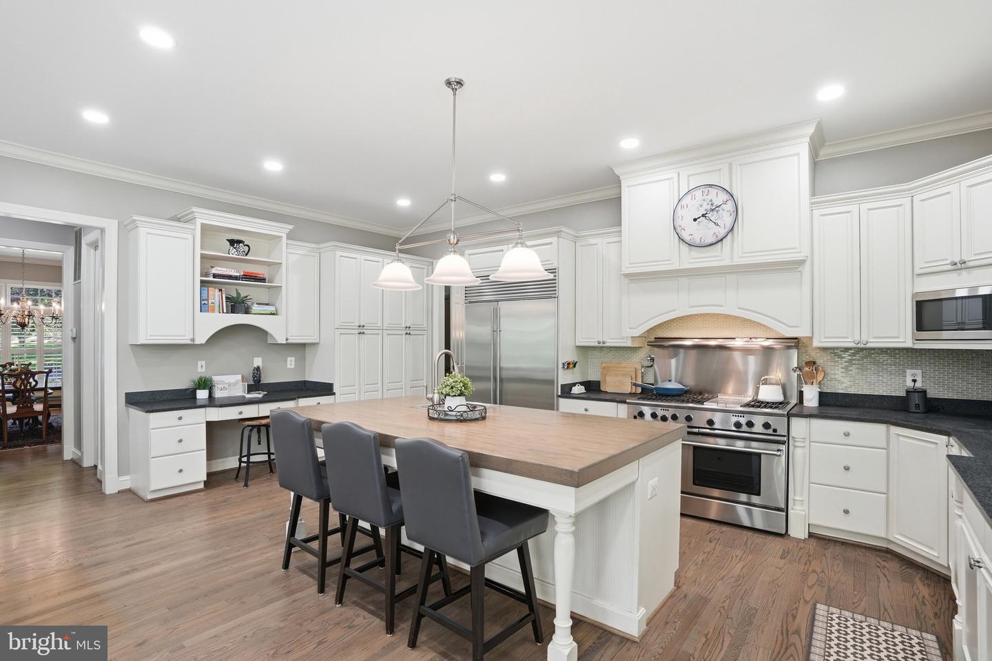 Great Falls, Virginia, 22066, United States, 5 Bedrooms Bedrooms, ,7 BathroomsBathrooms,Residential,Active,2044999