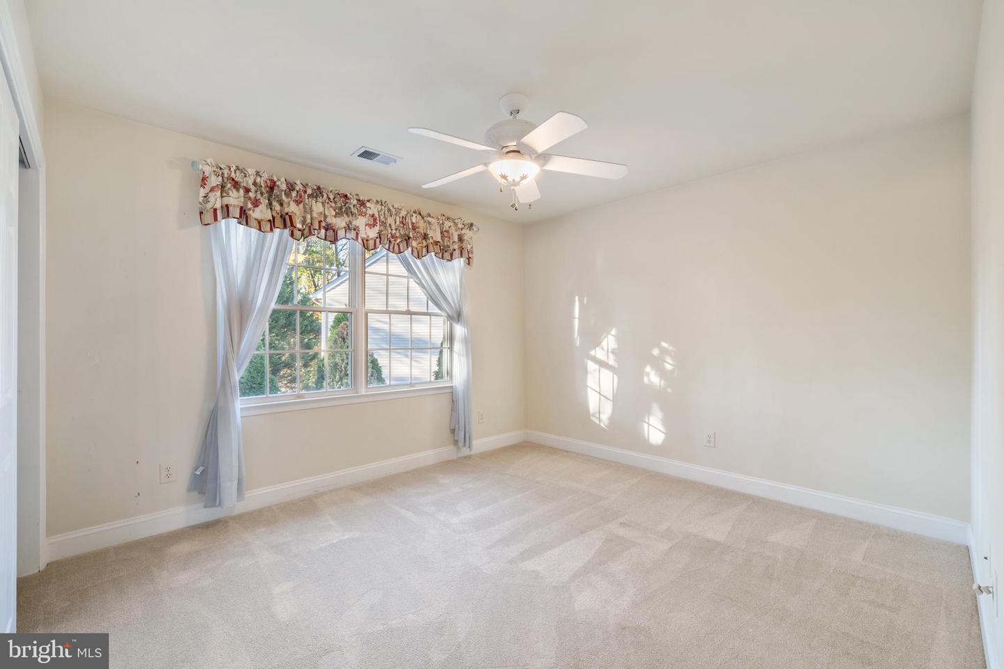 Rockville, Maryland, 20850, United States, 6 Bedrooms Bedrooms, ,5 BathroomsBathrooms,Residential,Active,1970950