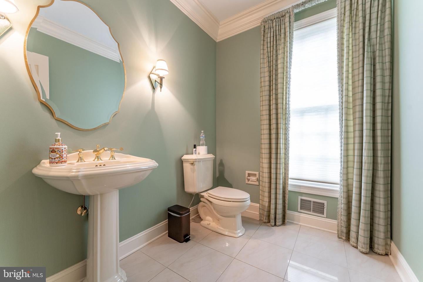 Wilmington, Delaware, 19807, United States, 6 Bedrooms Bedrooms, ,10 BathroomsBathrooms,Residential,Active,1839436